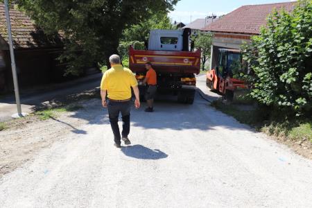 UREDITEV ŠPORTNIH POVRŠIN, CESTE IN VODOHRANA V NASELJU ORLE 06